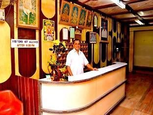 Sri Saibaba Guest House Пондичерри Экстерьер фото