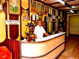 Sri Saibaba Guest House Пондичерри Экстерьер фото